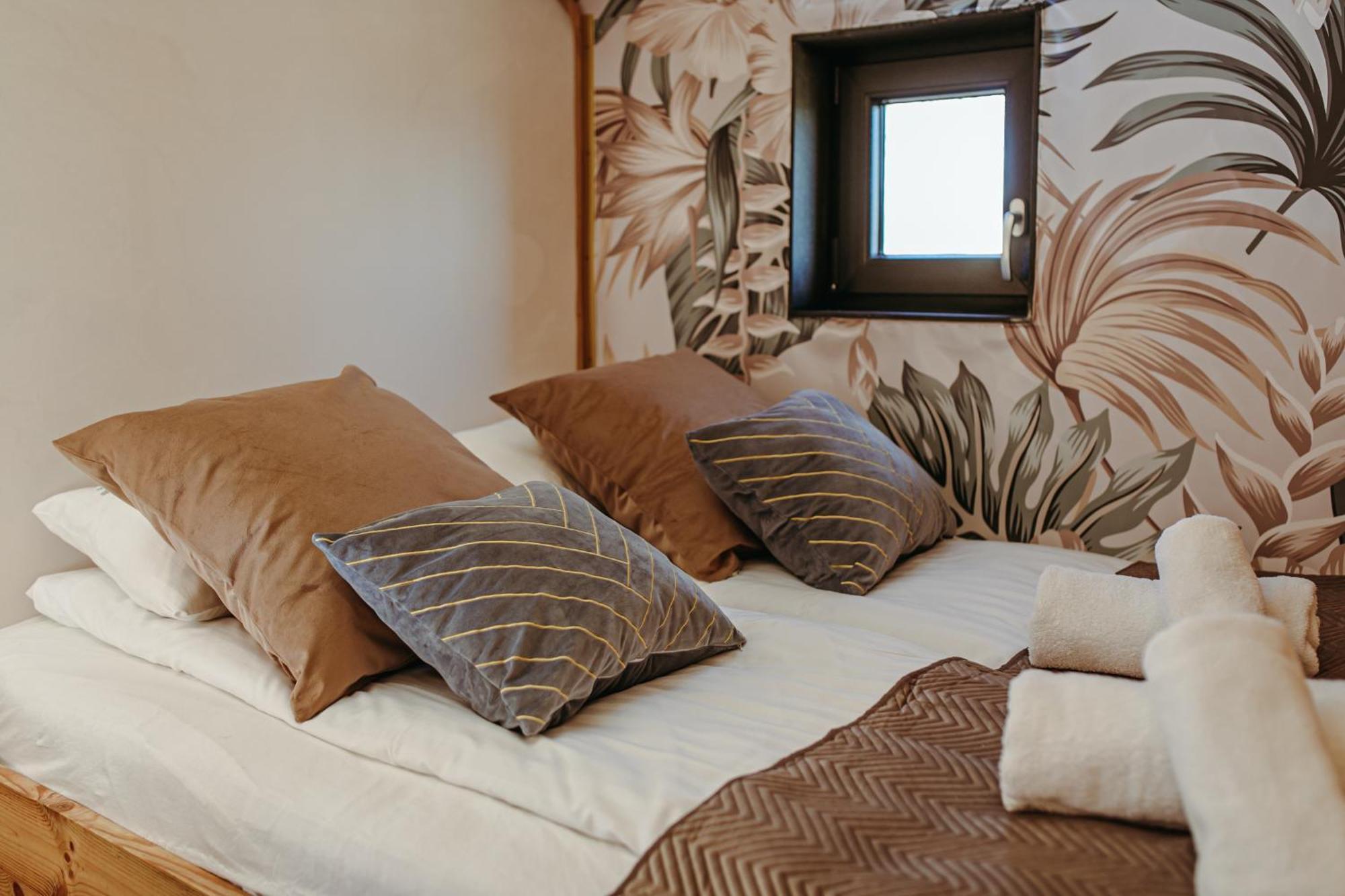 Herbals - Tree&Lake Houses With Bath, Sauna, Bikes, Motorboat Mielno  Chambre photo