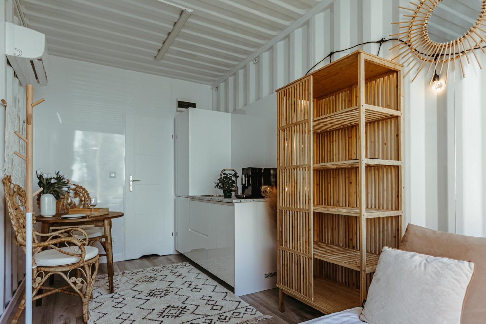 Herbals - Tree&Lake Houses With Bath, Sauna, Bikes, Motorboat Mielno  Extérieur photo
