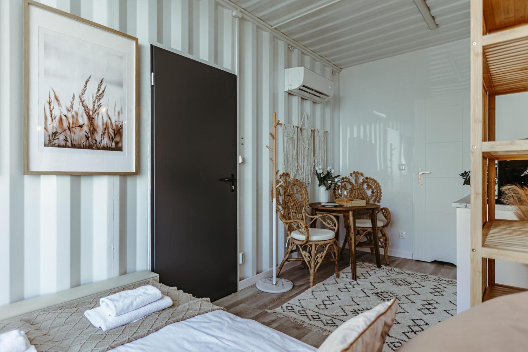 Herbals - Tree&Lake Houses With Bath, Sauna, Bikes, Motorboat Mielno  Chambre photo